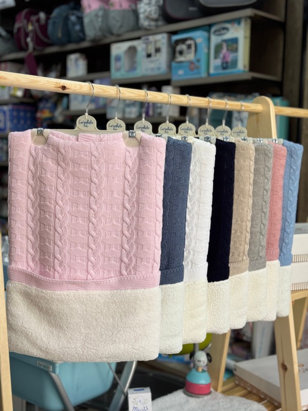 Plaid bébé doux et anti-allergique – 100×80 cm