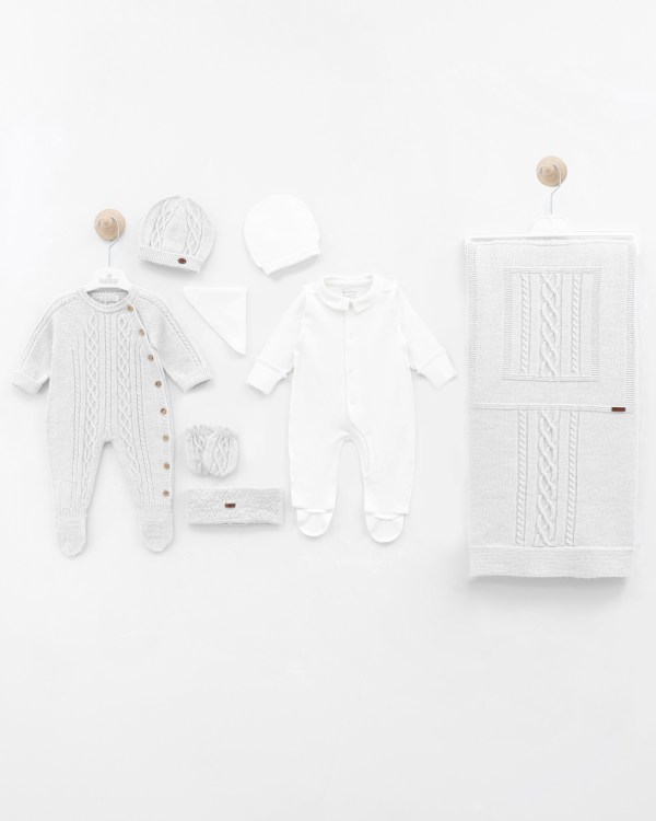 Coffret bébé de Naissance 8pcs 0-3 Mois LEO KING (En laine)